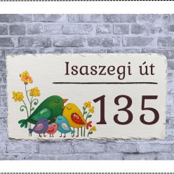 Kézzel festett madárkás házszámtábla palakőből