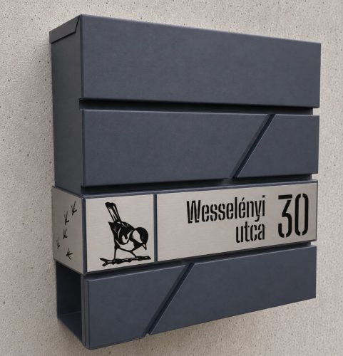 Antracit-Ezüst Design Postaláda – Lézervágott utcanévvel, házszámmal, kismadár dekor